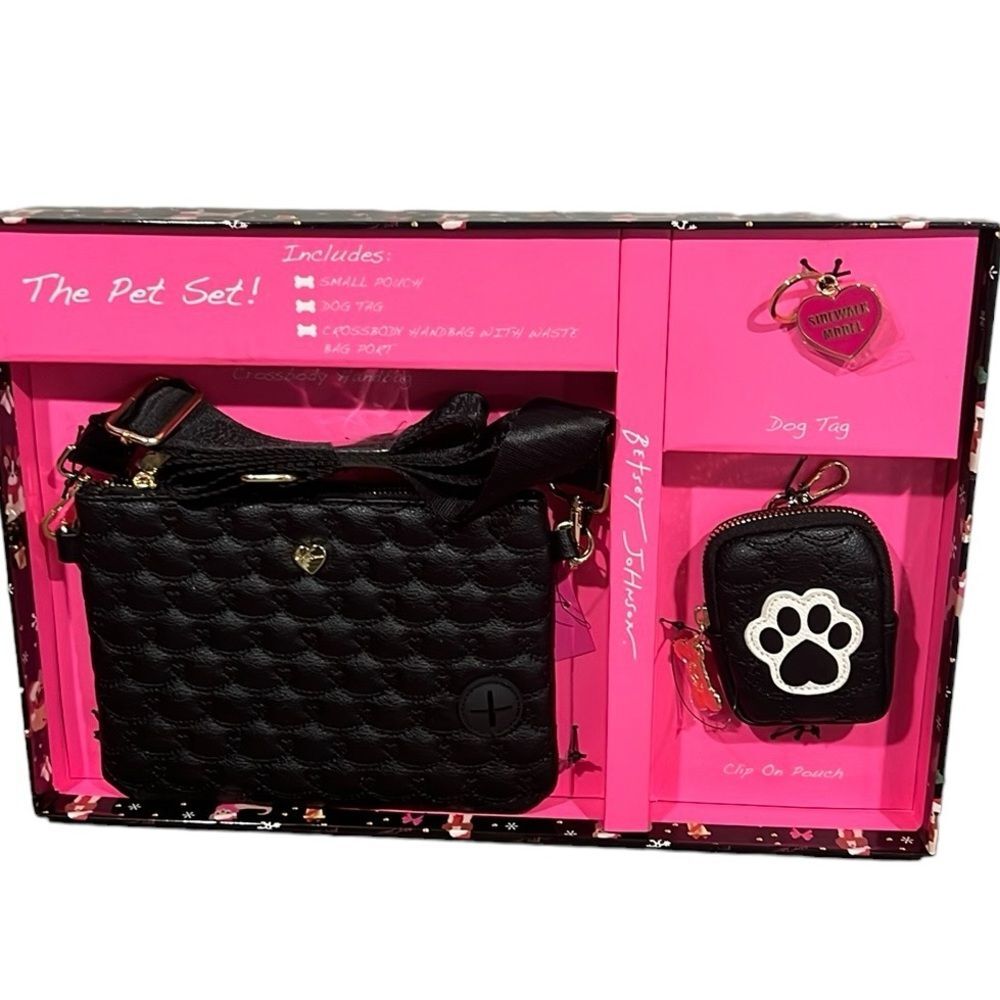 Betsy Johnson The pet set crossbody purse set New in box